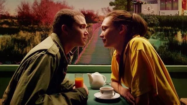 <b>'Love'</b>
<br>La película del reconocido director Gaspar Noé puede ser una opción para aquellos que buscan algo fuera de lo convencional y con temas más intensos de sexualidad.