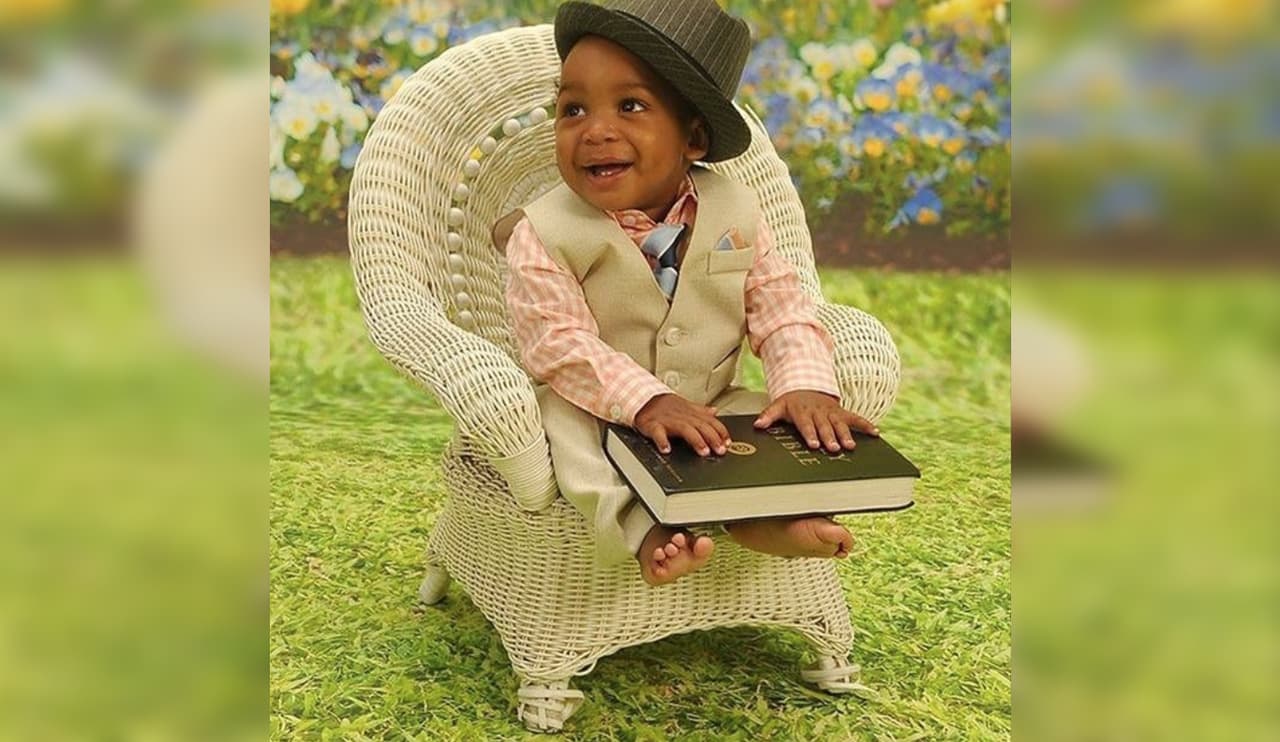 Su hijo murió tras ser olvidado en el autobús de una guardería en Texas, ahora sus padres demandan a la institución