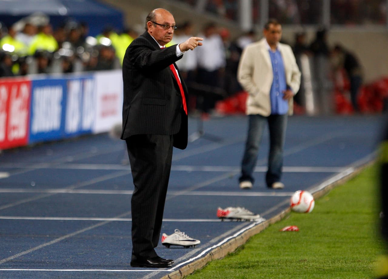 Sergio Markarian - Múltilpe campeón en Uruguay, Paraguay y Perú con diferentes equipos. Además, logró el título del Preolímpico Sub-23 de 1992.