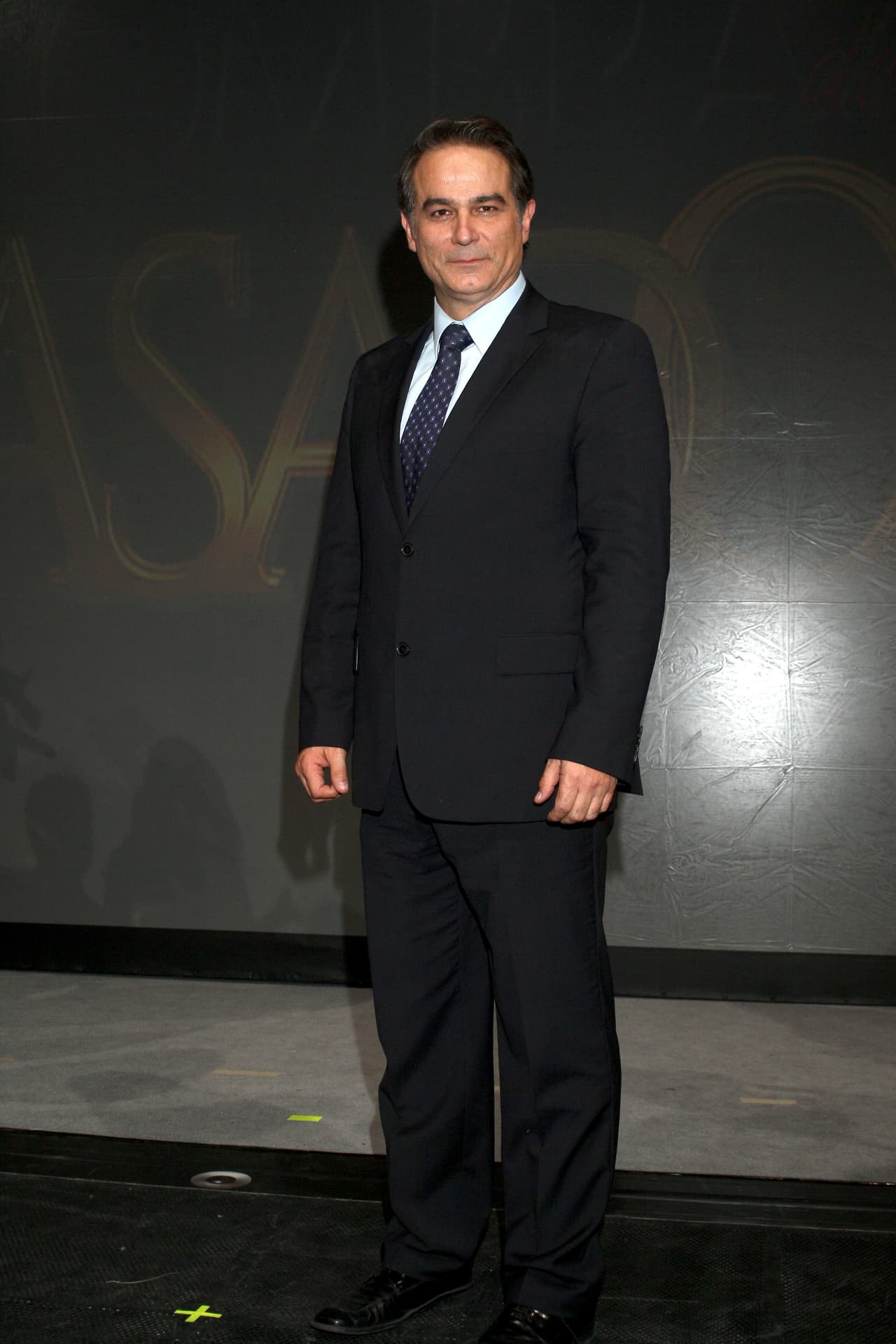 "Pesaba 139 kilos (306.4 libras) y hace cuatro años bajé 40 (88.18 libras), y me he mantenido, peso 99 (218.25 libras). Subí por depresiones, pruebas personales y rendirme; si tienes problemas, debes buscar ayuda", declaró el actor en junio de 2012 a TvNotas.