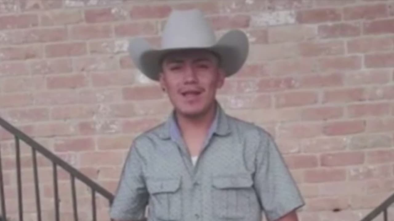 Familiares de 
<a href="https://www.univision.com/local/houston-kxln/jose-ibarra-houston-fort-bend-fotos">José Ibarra</a> exigieron justicia ante la 
<a href="https://www.fortbendcountytx.gov/government/departments/administration-of-justice/sheriff-s-office" target="_blank">Oficina del Alguacil del condado Fort Bend</a> tras más de dos semanas desde que murió a manos de un oficial.