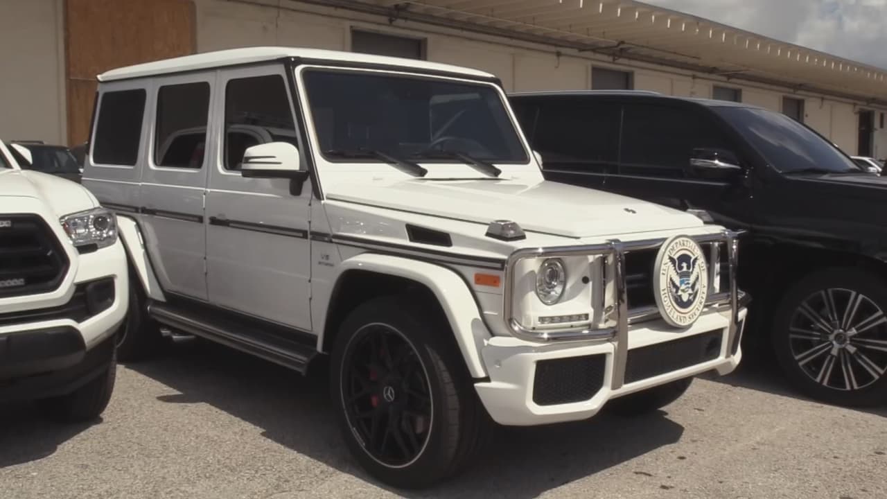 Incautan más de 80 carros de lujo que tendrían como destino allegados al régimen de Maduro en Venezuela