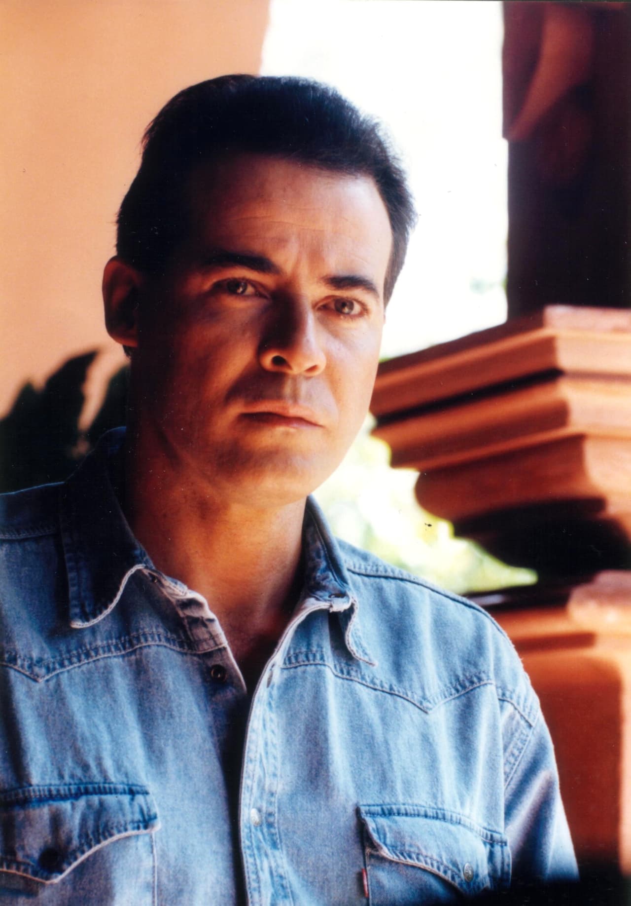 En 1995 protagonizó junto a 
<b>Daniela Romo</b> la telenovela 'Si Dios me quita la vida', siendo ésta su primera oportunidad como estelar, de ahí su carrera creció rápidamente y realizó más papeles protagónicos, esto en 'Luz clarita', 'Laberintos de pasión', entre otras.