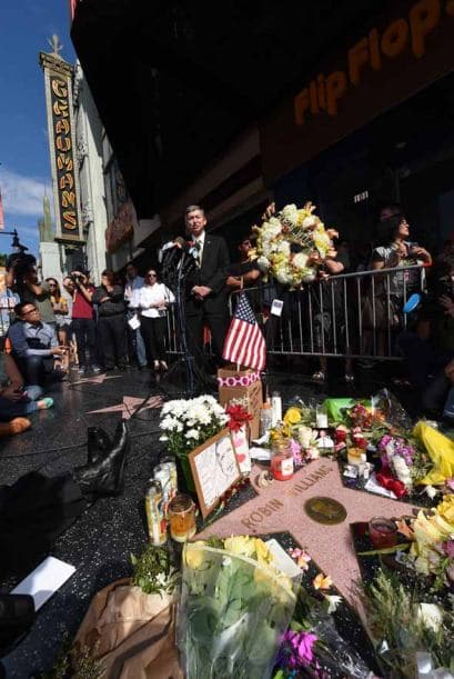 Tras la trágica partida de Robin Williams, su estrella en el paseo de Hollywood, su casa y hasta las locaciones de sus películas han recibido honores para el actor. ¿Quieres ver más? las mejores del mundo del entretenimiento aquí