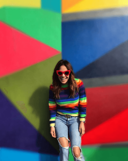 Asegurando sentirse "feliz y bendecida", la conductora pidió a sus seguidores disfrutar "intensamente los colores de la vida".