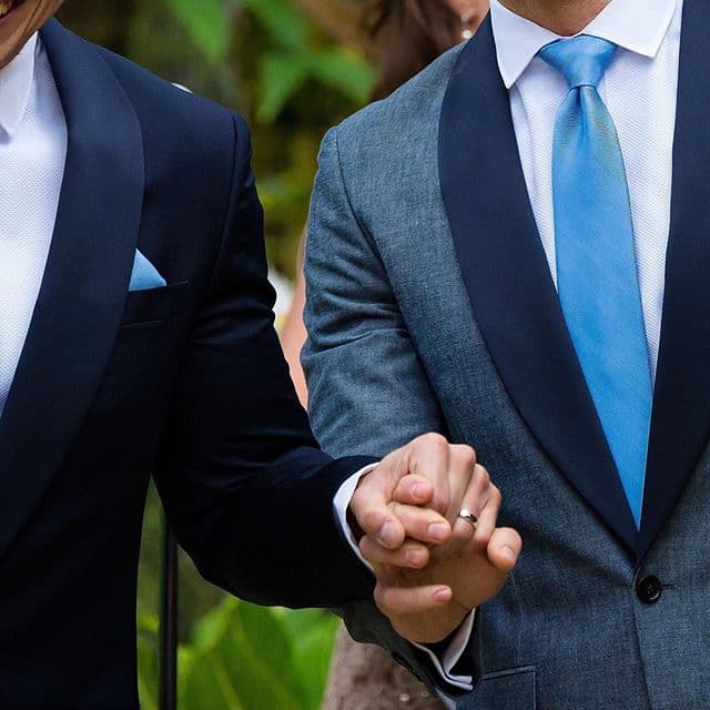 Tomados de la mano para el resto de sus vidas.