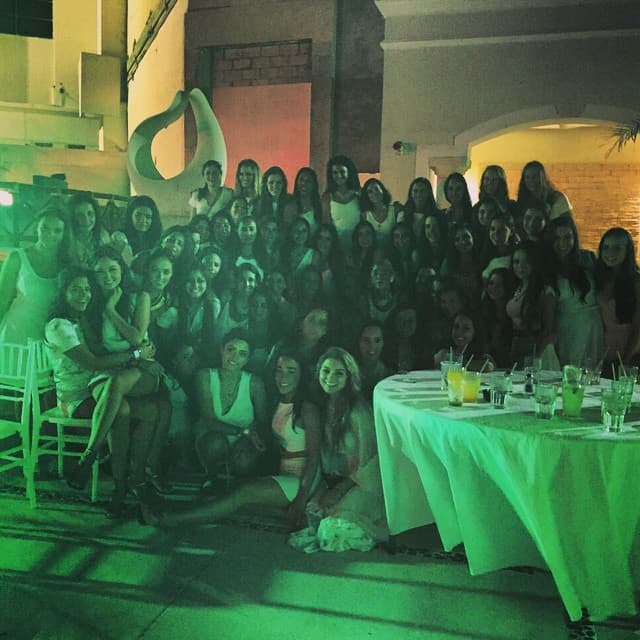 En su viaje de generación a Cancún.