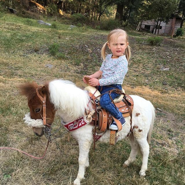Sin duda Geraldine y Gabriel tienen dos nenas hermosas.
