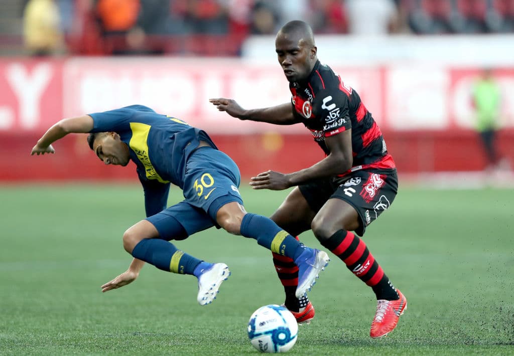 Con gol del delantero ecuatoriano Miller Bolaños, a los 87 minutos, los Xolos de Tijuana superaron 1-0 a Boca Juniors de Argentina en el Estadio Caliente de la ciudad fronteriza de Baja California. En partido de preparación para ambos equipos, de cara al inicio de los torneos en sus respectivos países, se vivieron acciones equilibradas, con buenos destellos y voluntad de los dos clubes por ganarlo.
