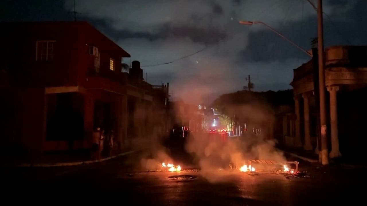 Sin luz y sin combustible: Cuba se queda a oscuras tras agotarse sus reservas de petróleo