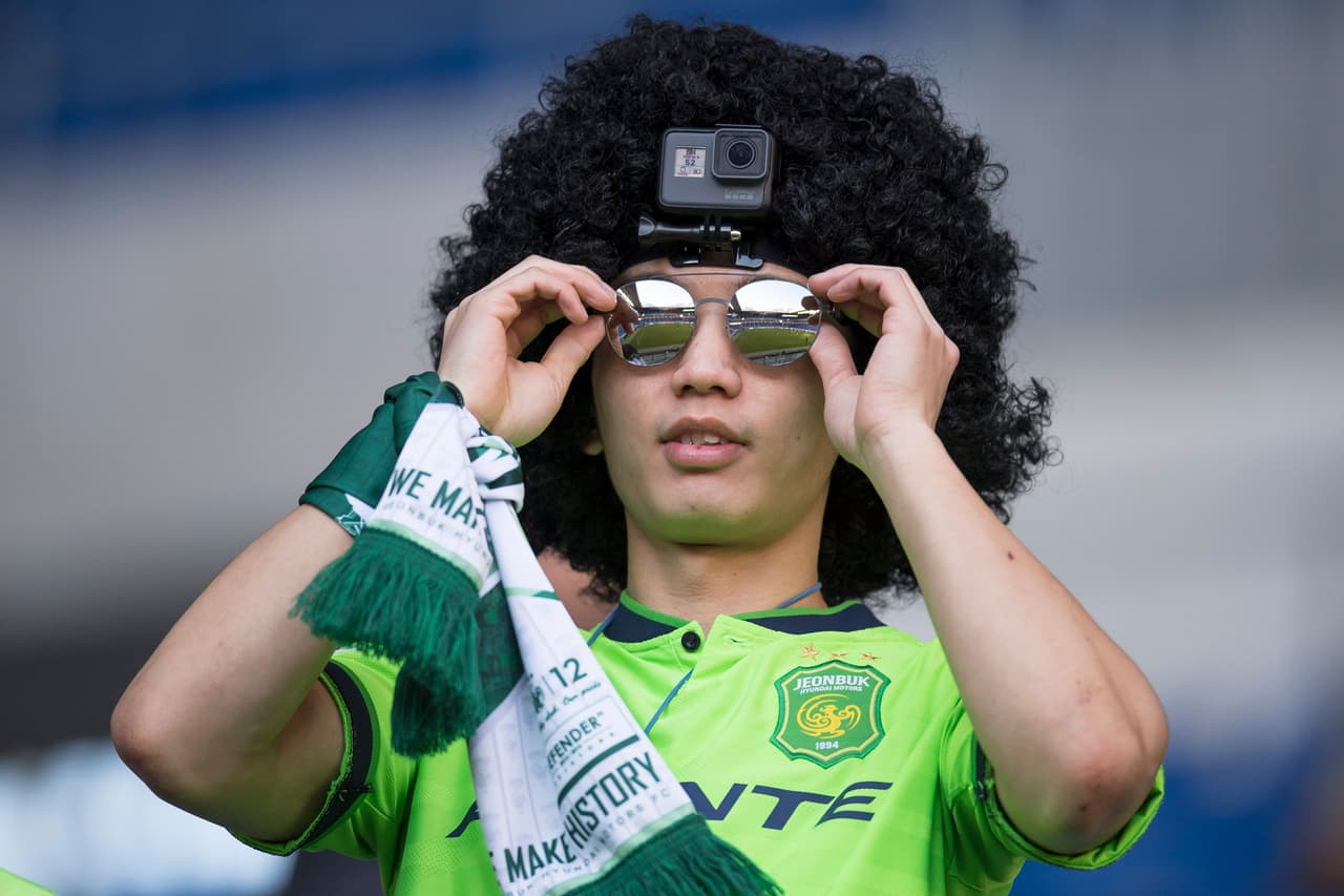 Pero también la afición coreana se hizo presente y con gran ambiente no dejaron de apoyar a los suyos.