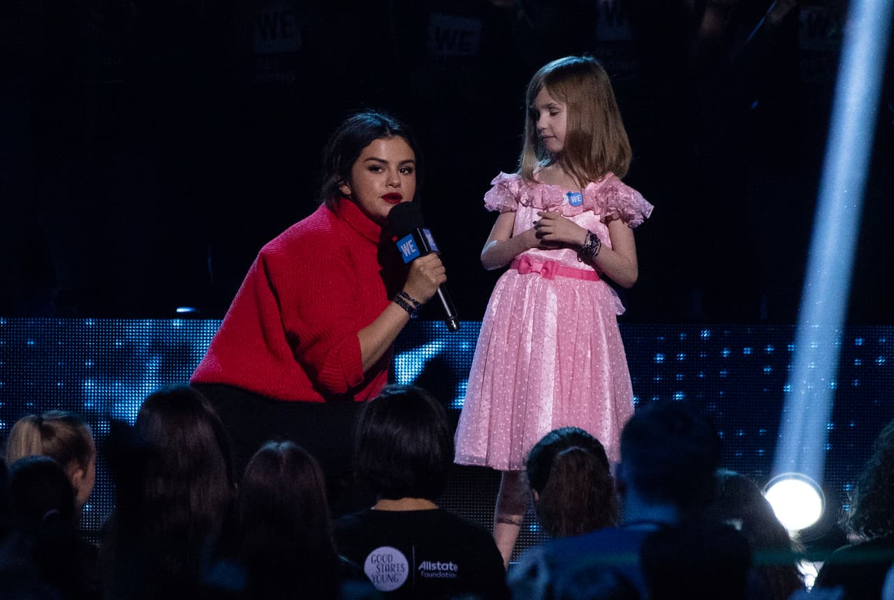 "Para mí, las mujeres son muy importantes y en todo lo que hago, me aseguro de que estemos bien representadas y cuidadas",
<b><a href="https://www.youtube.com/watch?v=hYDScTEKYMA"> soltó Gómez a Clevver News</a></b>, sin entrar ni en detalles ni críticas a los temas de Maluma.