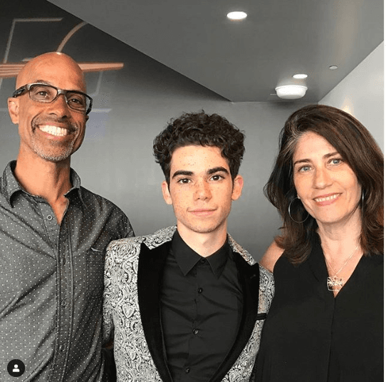 Los padres de 
<b><a href="https://www.univision.com/famosos/disney-cancela-alfombra-roja-tras-la-sorpresiva-muerte-de-cameron-boyce-y-anuncia-que-le-rendira-homenaje-fotos" target="_blank">Cameron Boyce</a></b> dieron su primera entrevista tras la muerte de su joven hijo ocurrida el pasado 6 de julio.