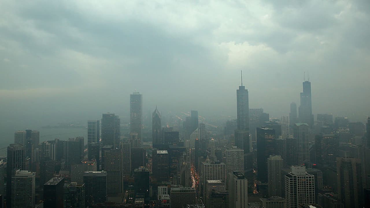 Jueves ventoso y nublado con ligera probabilidad de lluvia aislada