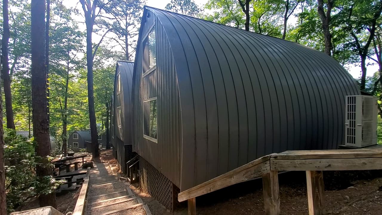 Otra opción para hospedarse son las famosas cabañas en forma de barrilito.