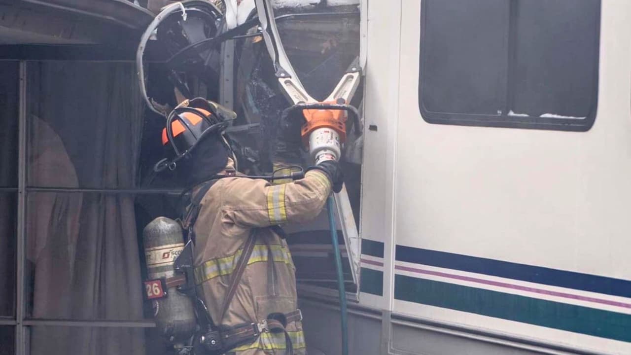 <b>Cuidado con el monóxido de carbono:</b>
<ul>
 <li>Instala un detector de monóxido de carbono en tu casa móvil. Las tormentas invernales y los cortes de energía aumentan el riesgo de que este gas se acumule, poniendo en peligro tu salud.</li>
</ul>