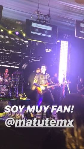 Con éxitos de la década de 1980 y 1990, Matute puso a cantar a los asistentes.