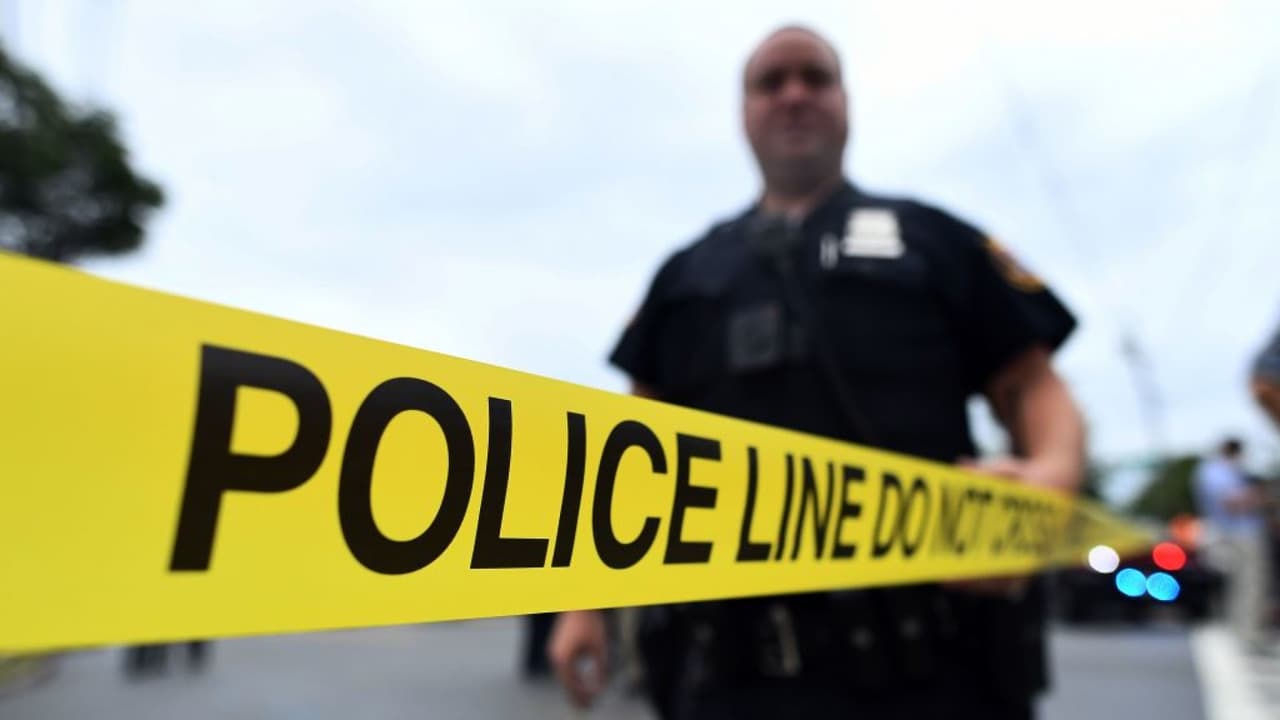 Dos oficiales del orden público terminan heridos en un tiroteo en el condado Parker