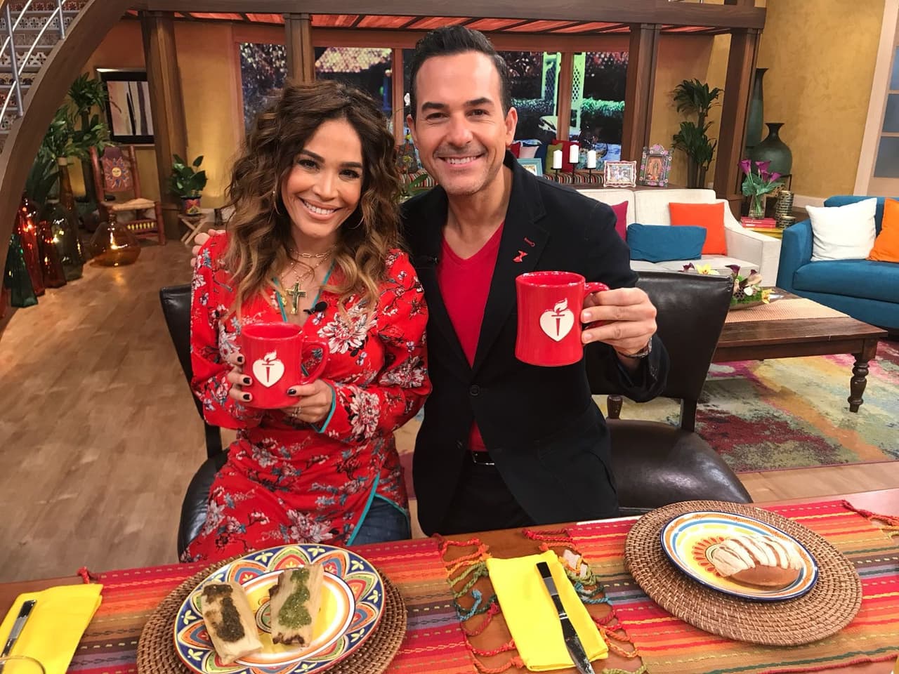 En Despierta América todos llegaron vestidos de rojo para crear conciencia sobre las enfermedades del corazón en la mujer.