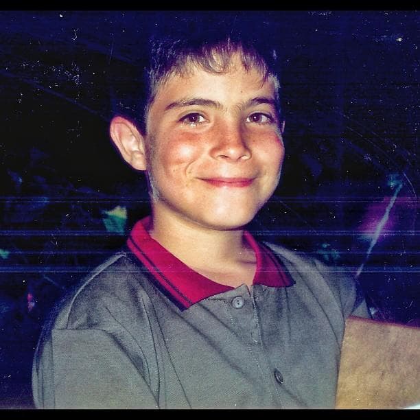 Inició su carrera desde temprana edad, con tan solo 13 años tuvo su primera participación en la pantalla chica con la telenovela 'El abuelo y yo'.