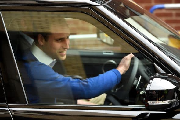 William manejó su propio auto.