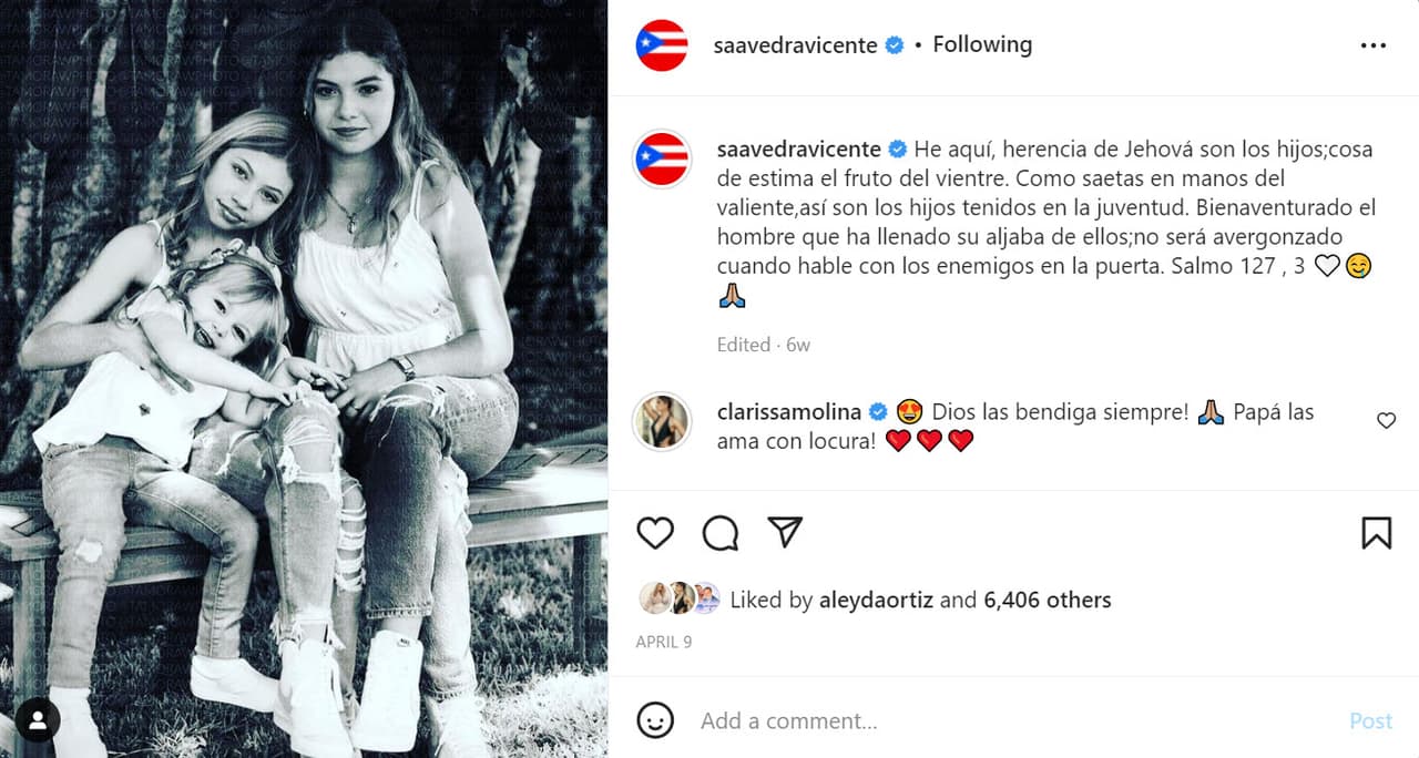 "Dios las bendiga siempre.
<b>Papá las ama con locura</b>", escribió ella en esta foto que Saavedra publicó en abril pasado.
<br>