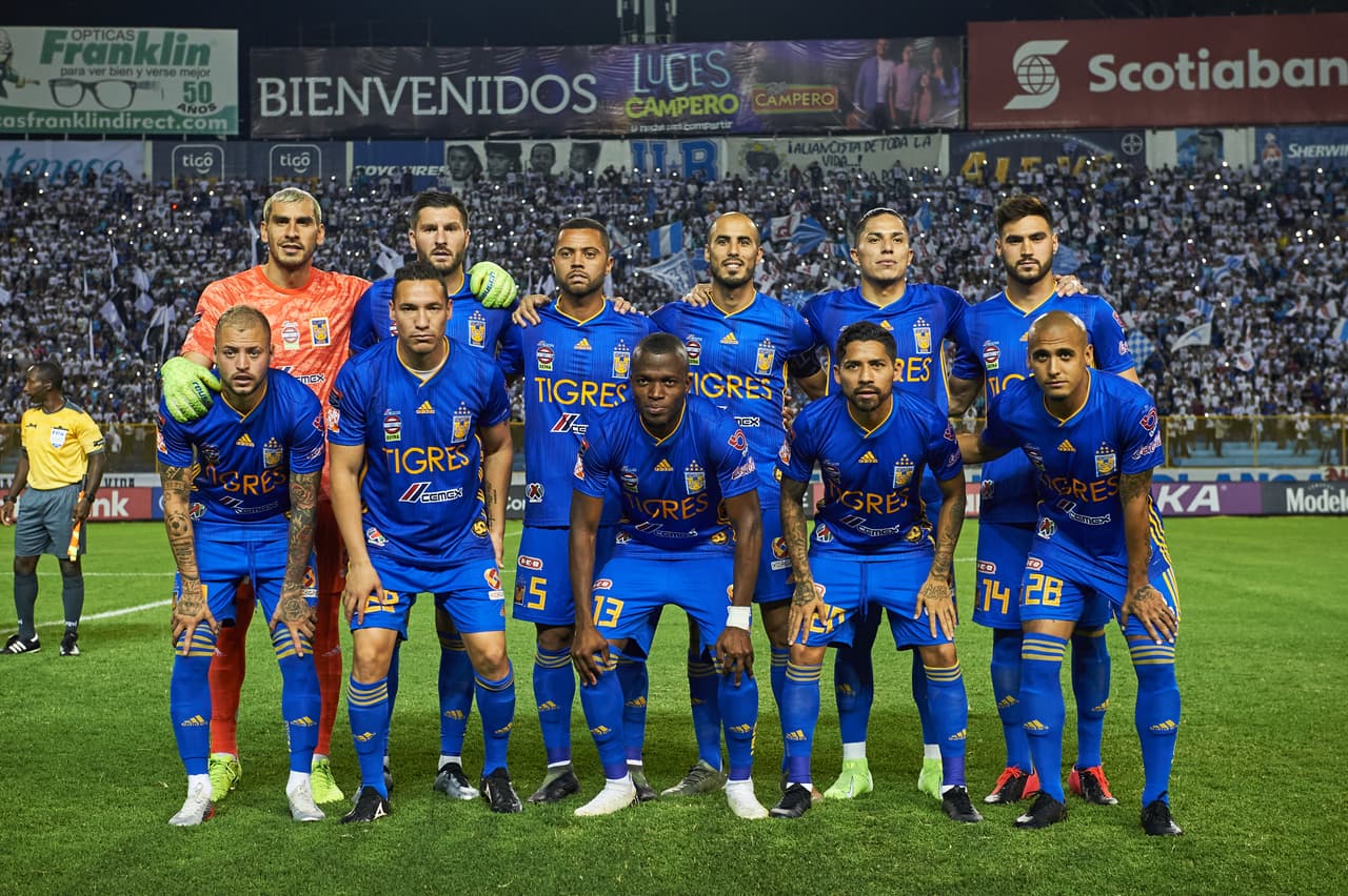 El once inicial de los de Ferreti: Guzmán, Rodríguez, Salcedo, Purata, Dueñas, Pizarro, Carioca, López, Aquino, Valencia y Gignac.