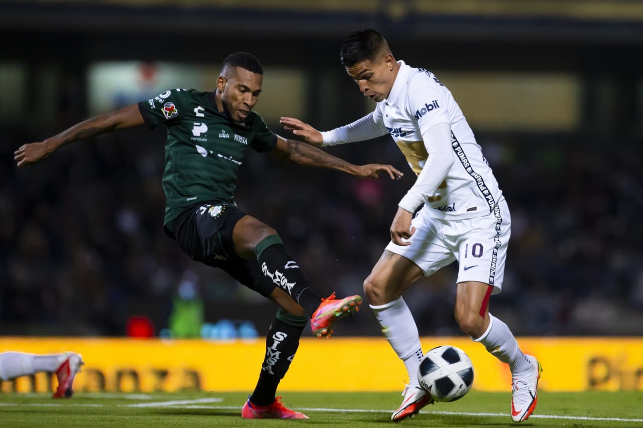 Con doblete de Digo Valdés y gol de Omar Campos, Santos golea 0-3 a los Pumas y suben a hasta la sexta posición de la tabla.