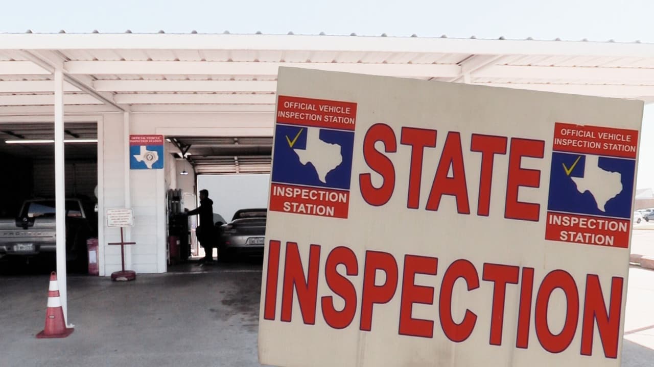 Hispano es víctima de engaño en redes sociales: Peligros de las inspecciones vehiculares fraudulentas en Texas