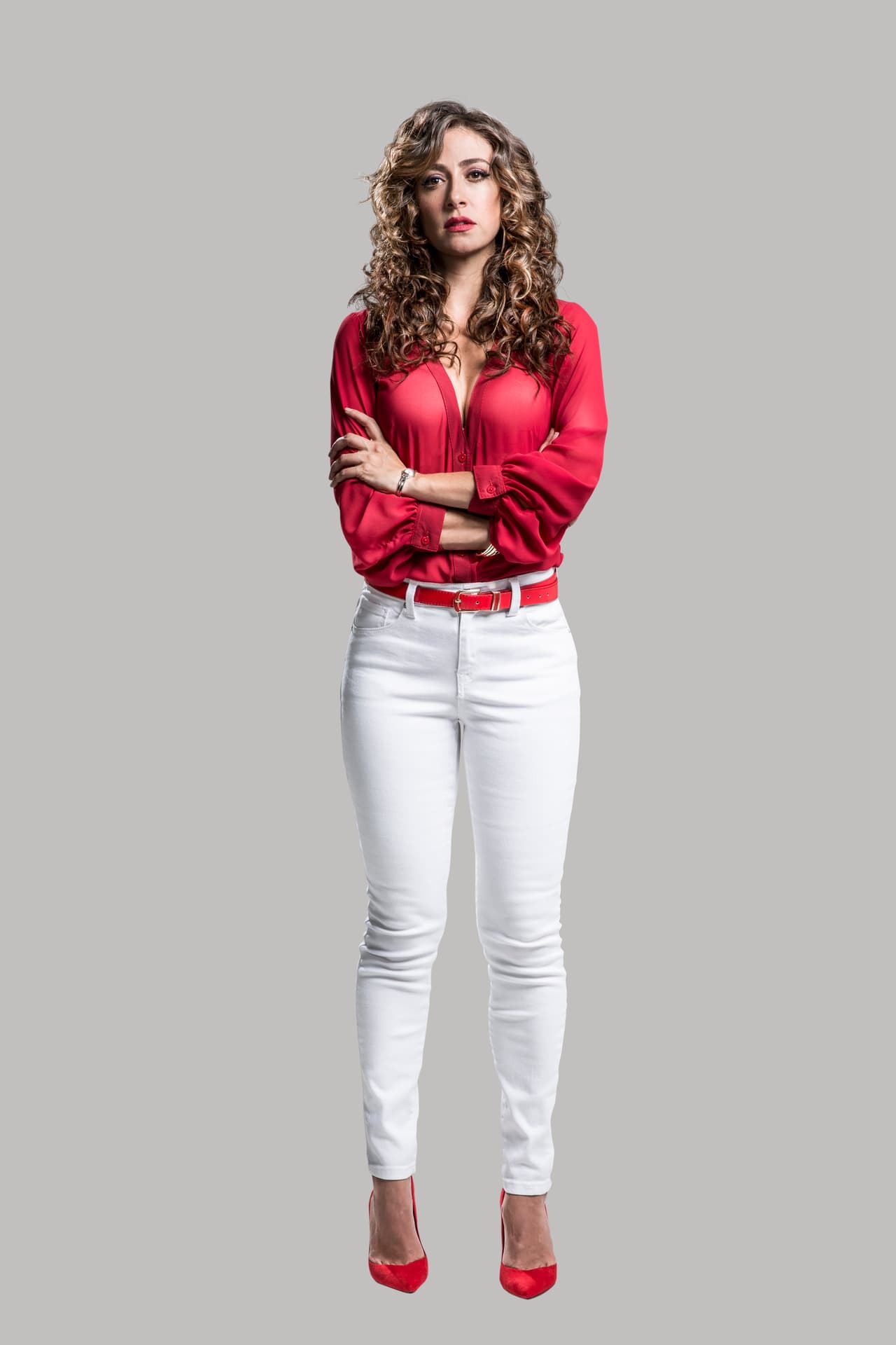 Esposa del capitán Gavilán y madre desu hijo David.