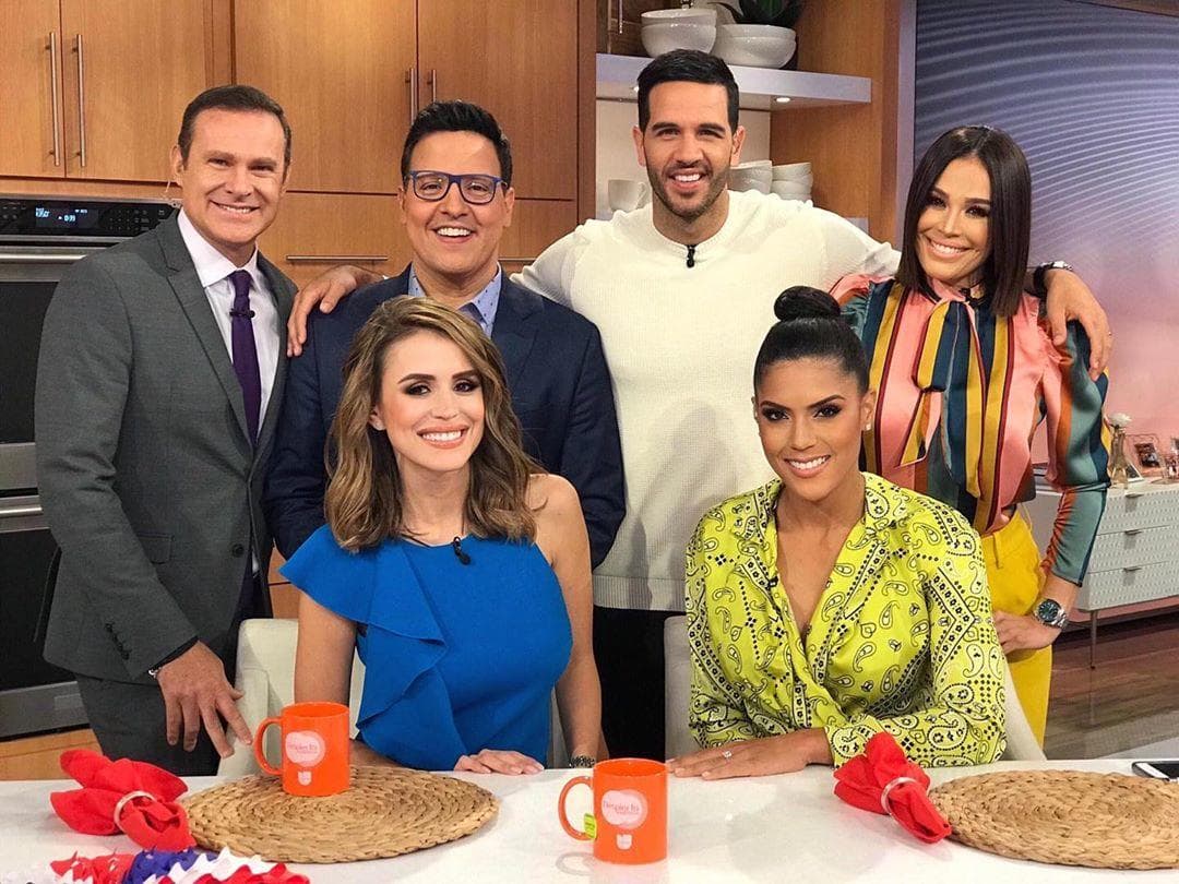 El elenco actual de Despierta América se mostró feliz de ser participe del "renacer" de Raúl González en la que fue su casa del 2001al 2014.