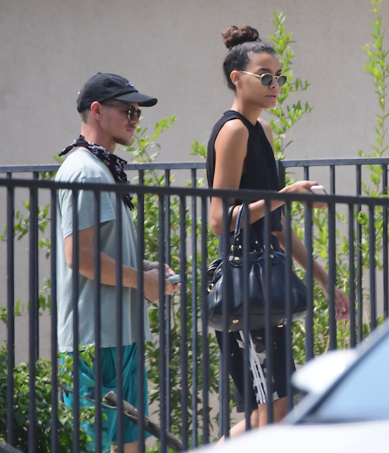 A finales de septiembre, el actor también causó controversia junto a la hermana de su exesposa, Nickayla Rivera. 
<br>