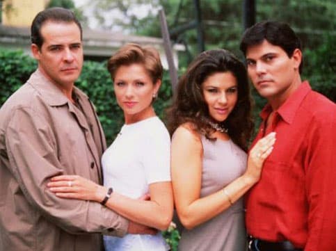 En 1999 dio vida a la villana de "Laberintos de pasión", donde compartió créditos con César Évora, Leticia Calderón y Francisco Gattorno.