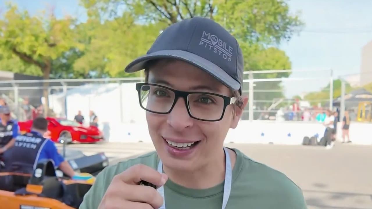 Pilotos latinos representan a la comunidad en carrera Freedom 250 Grand Prix en Washington D.C.