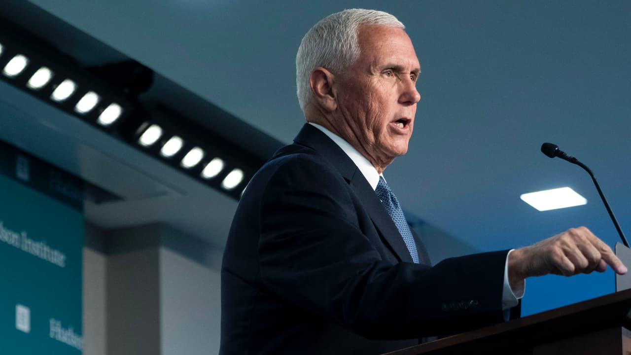 El precandidato presidencial republicano y exvicepresidente Mike Pence,