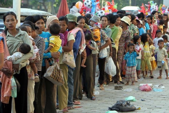 Las autoridades se habían preparado para la llegada del tifón con la reubicación de las personas en zonas de riesgo y la suspensión de las clases en las provincias afectadas, entre otras medidas.