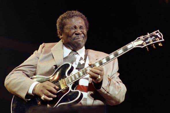 "Luto en la música B.B. King (Sept. 16, 1925/May 14, 2015)", publicó Gibson.