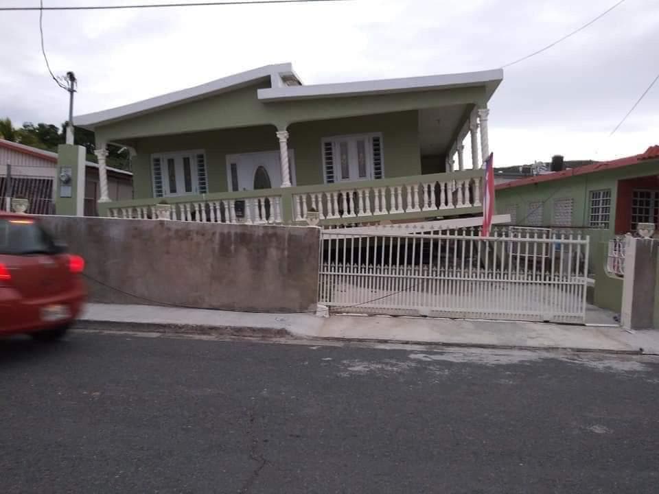 Una residencia se derrumbó parcialmente en Guánica.