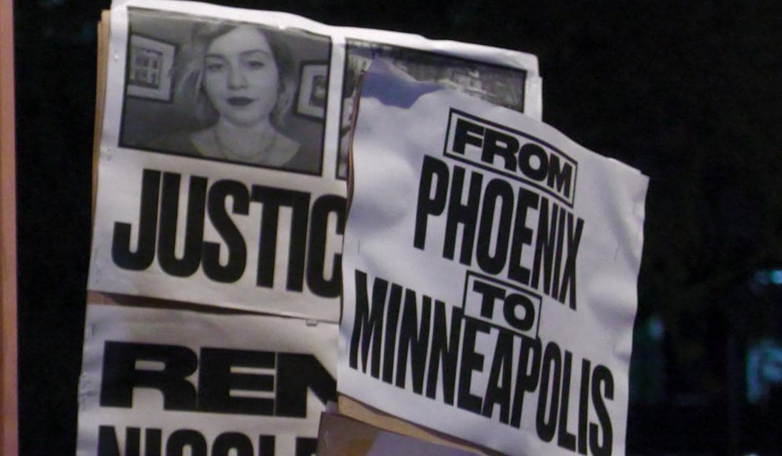 Protesta frente a las instalaciones de ICE en Phoenix tras muerte de una mujer en Minneapolis