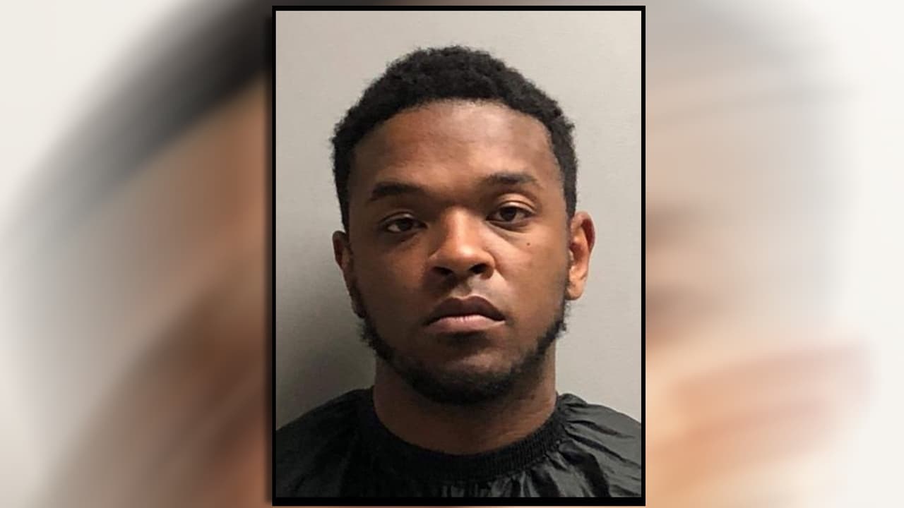 Arrestan a agente del puerto fronterizo de Douglas acusado de abusar de una quinceañera