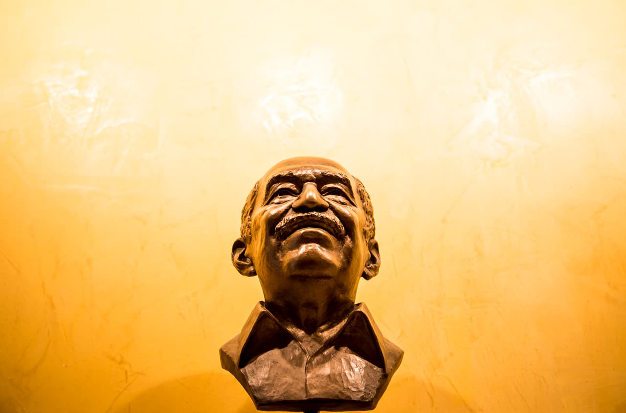 Busto de García Márquez en la entrada del Harry Ramson Center de la Universidad de Texas.