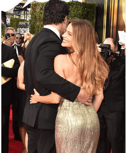 Ella sabe que ahora está con un hombre que la cuida. ¡Sabe lo que trae al lado!