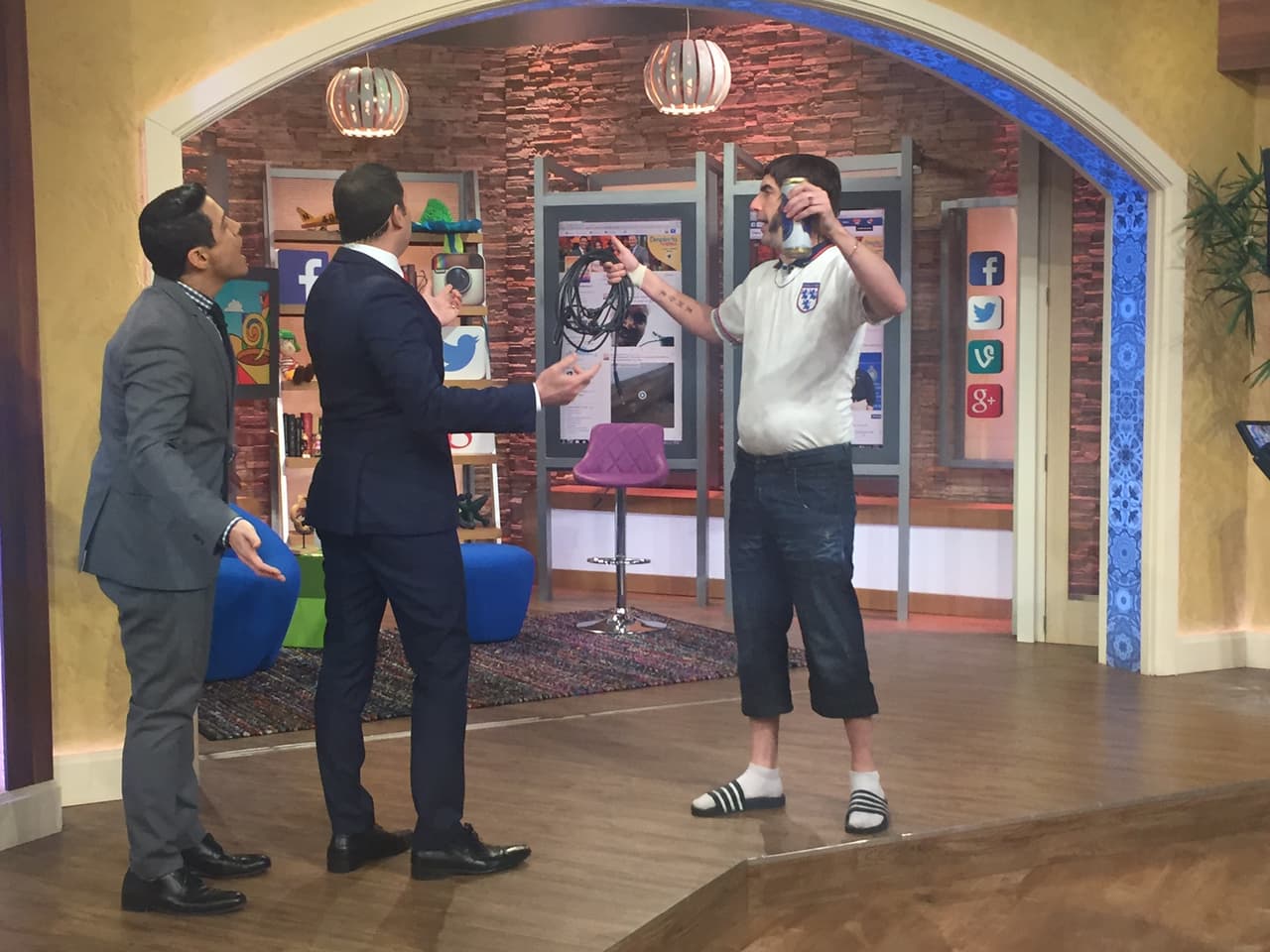 'Nobby' es parte de la nueva película 'The Brothers Grimsby', ¡y nos visitó inesperadamente en la casita!