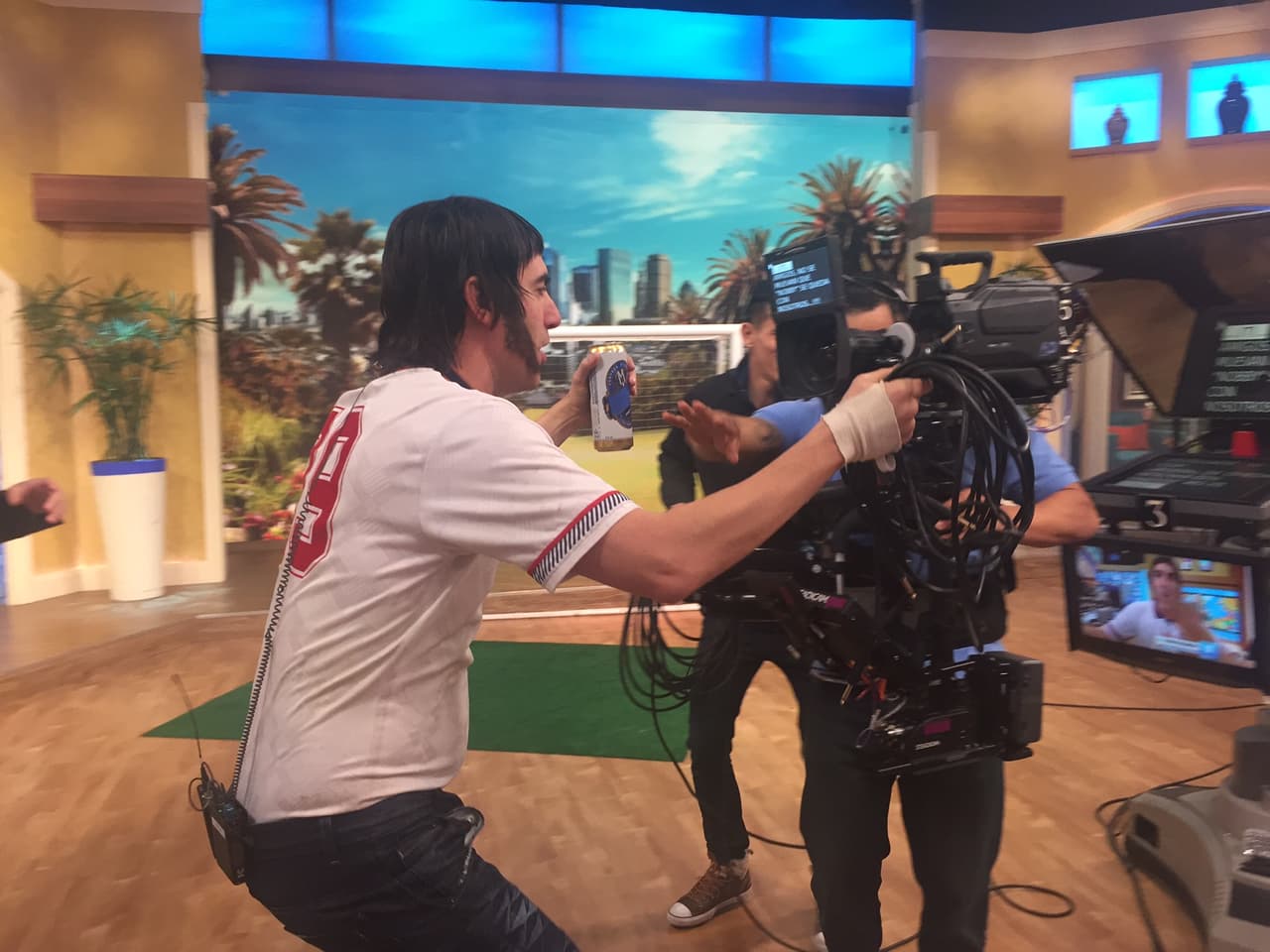 ¡Peligro en casa! De las locuras de 'Nobby' nadie se salva.