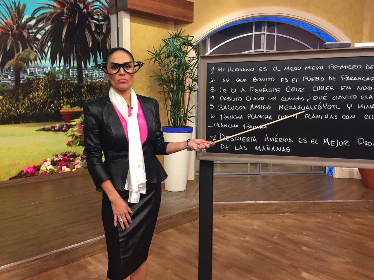 Las clases de español comenzaron, ¡todos atentos a las lecciones!