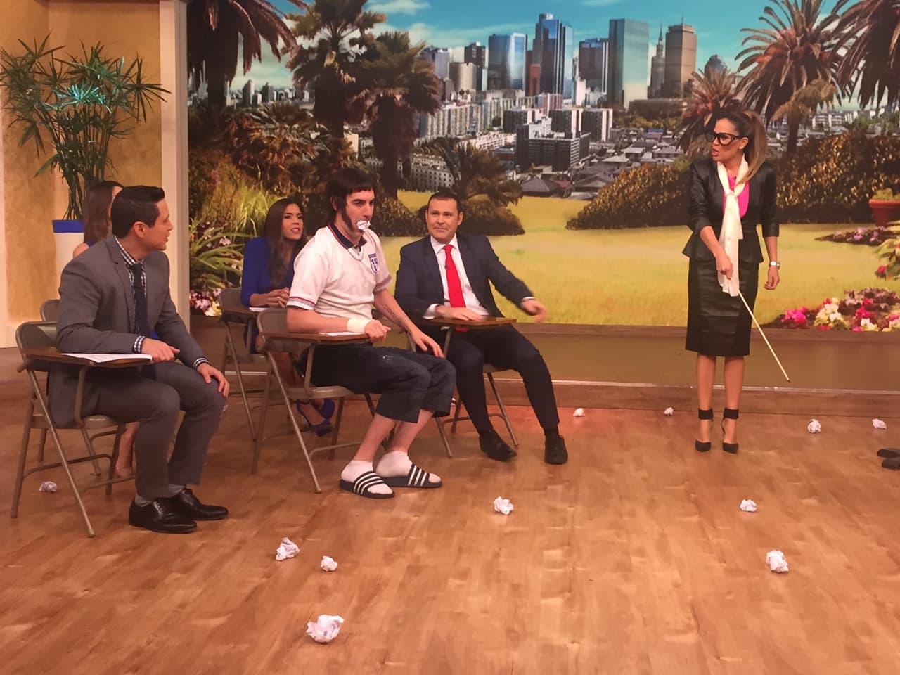 ¡Shhhhhhhhhhhh! Parece que alguien estaba hablando de más. ¡Había que callarlo como fuera!