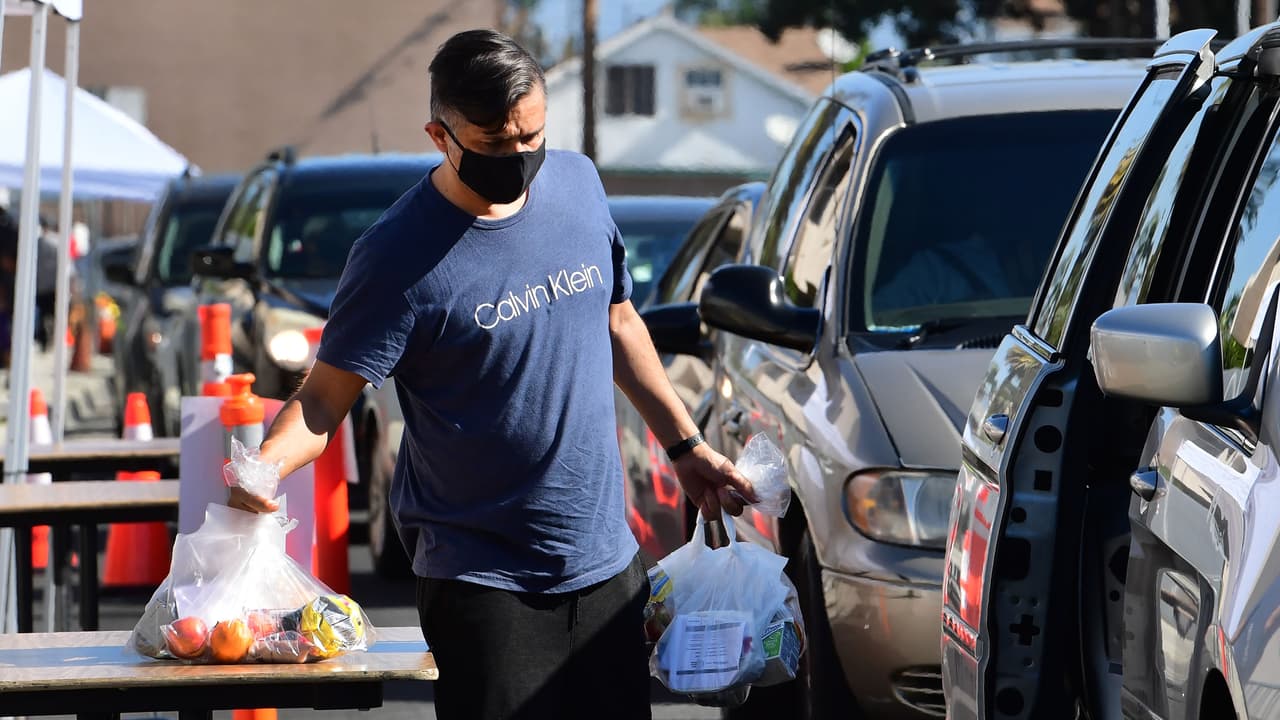 Puedes pasar por estas bibliotecas para recolectar comida gratis para tus hijos 