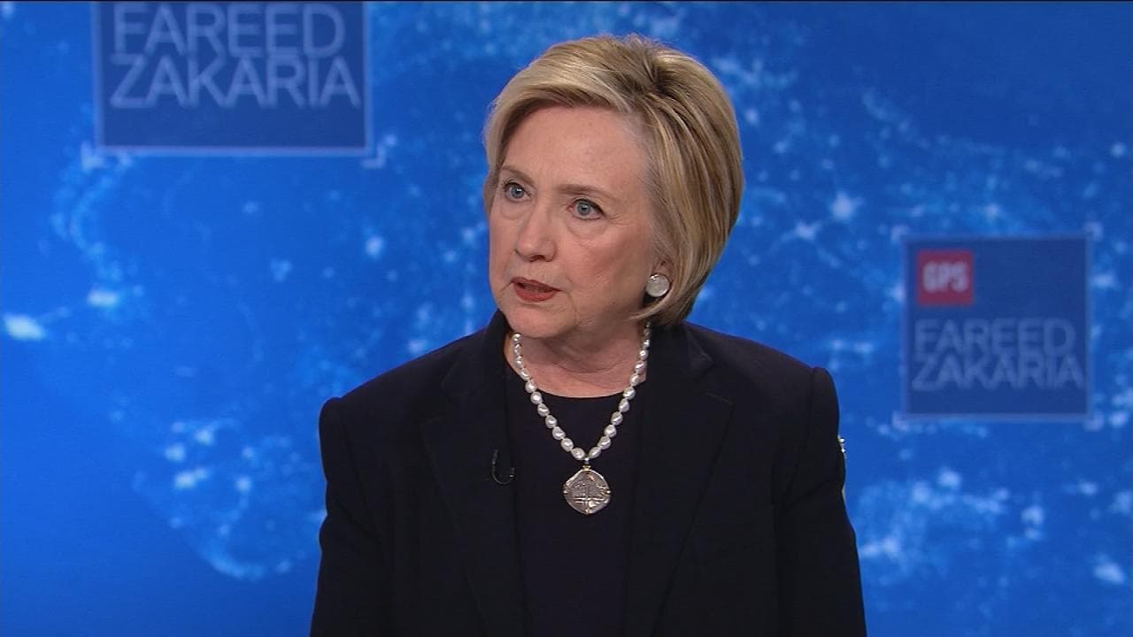 Clinton dice que Trump está destruyendo la credibilidad de EEUU en el resto del mundo 