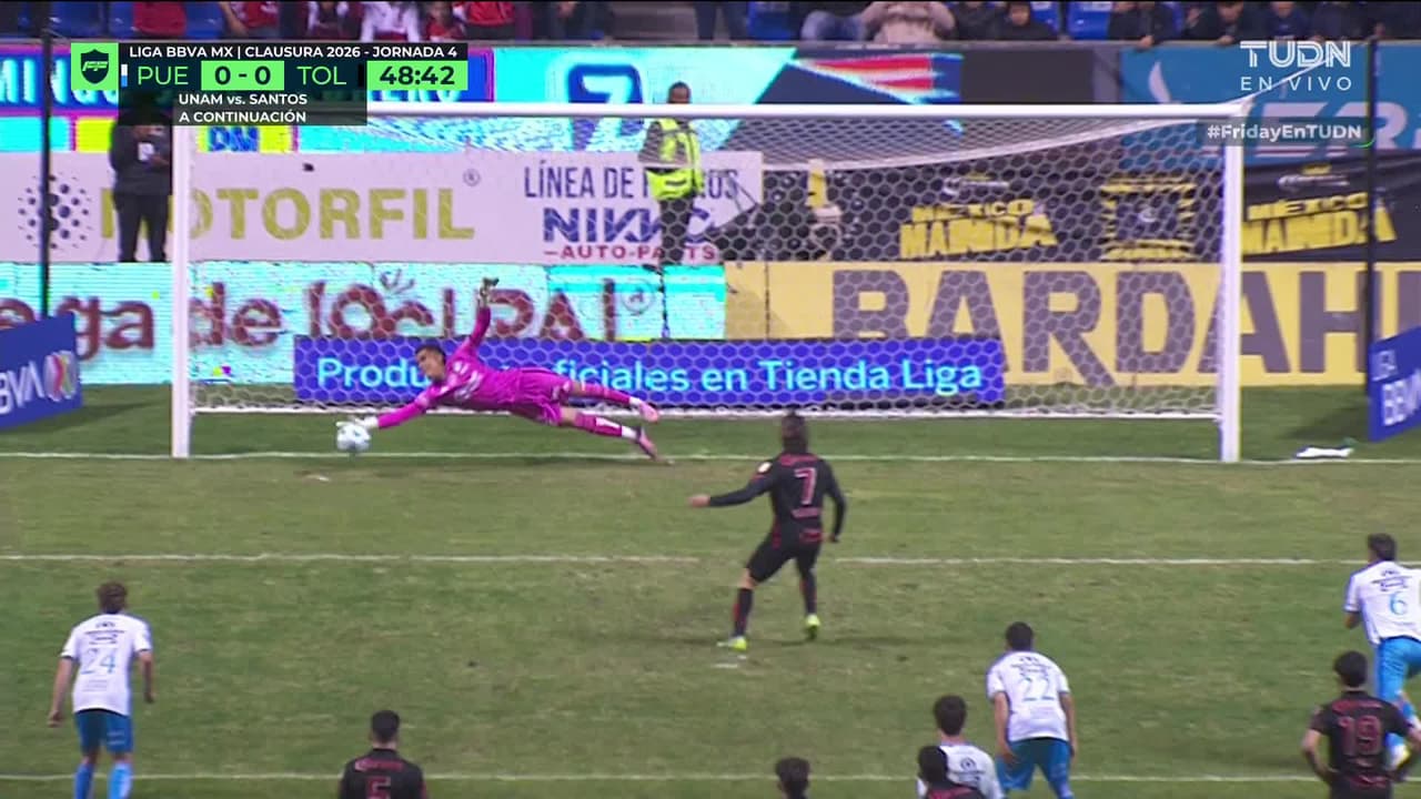 Córdova falla penal en el Puebla vs. Toluca: brutal atajada de Gutiérrez