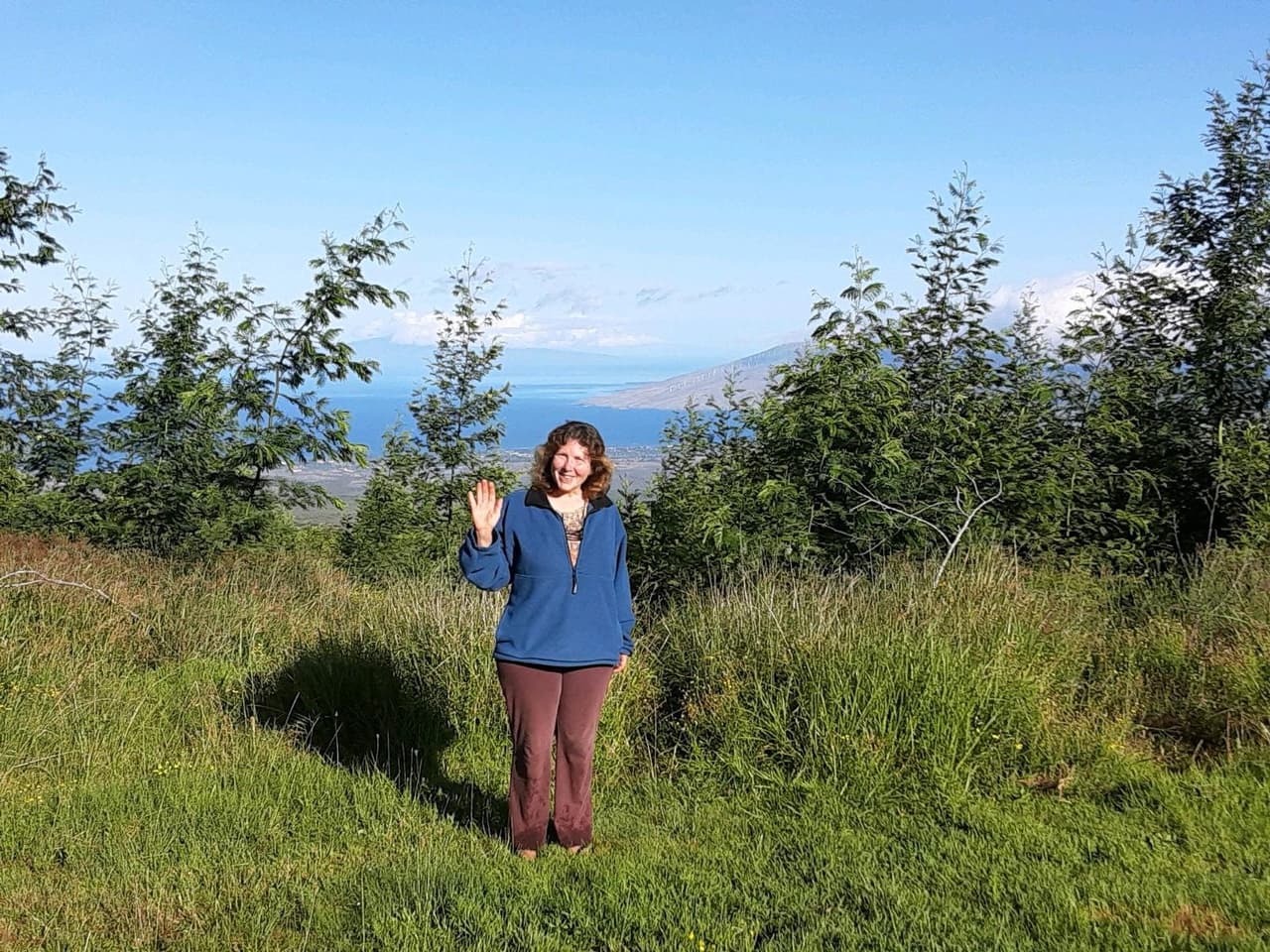 La mujer tiene 54 años, pesa 150 libras, mide 5'3", tiene el cabello café y los ojos marrón claro. A pesar de la 
<b>búsqueda por tierra y aire y varias agencias involucradas, Sandra está desaparecida desde el 26 de junio.</b>
